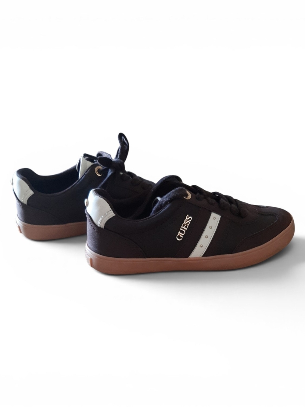 GUESS Brown Low-Top Sneakers with Brown Sole and Silver Accents